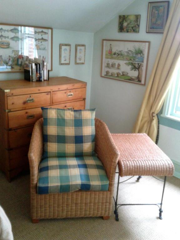 Cornerstones Guest House Sale Room photo