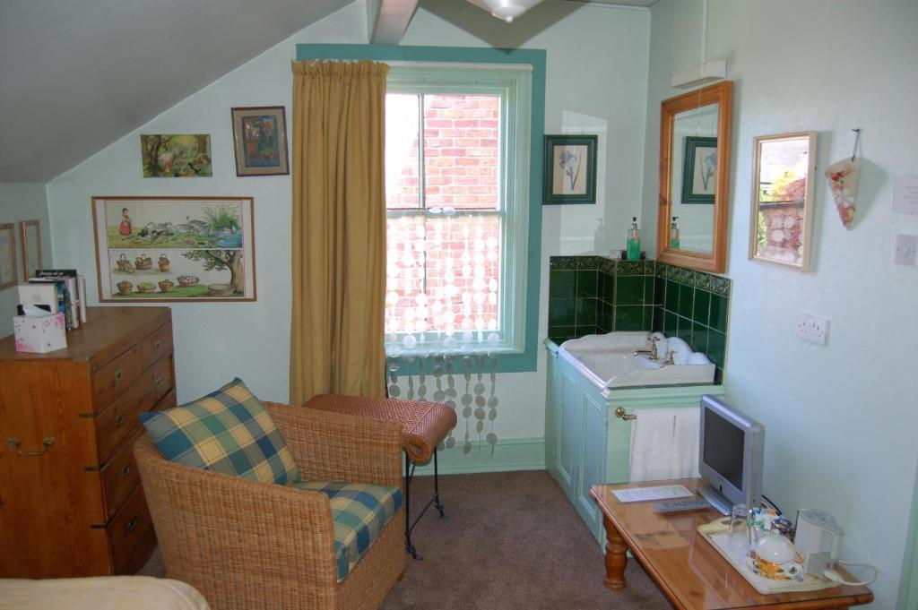 Cornerstones Guest House Sale Room photo