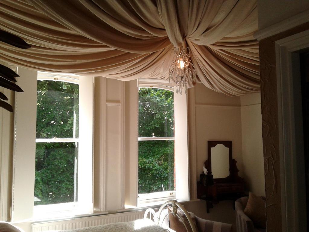 Cornerstones Guest House Sale Room photo